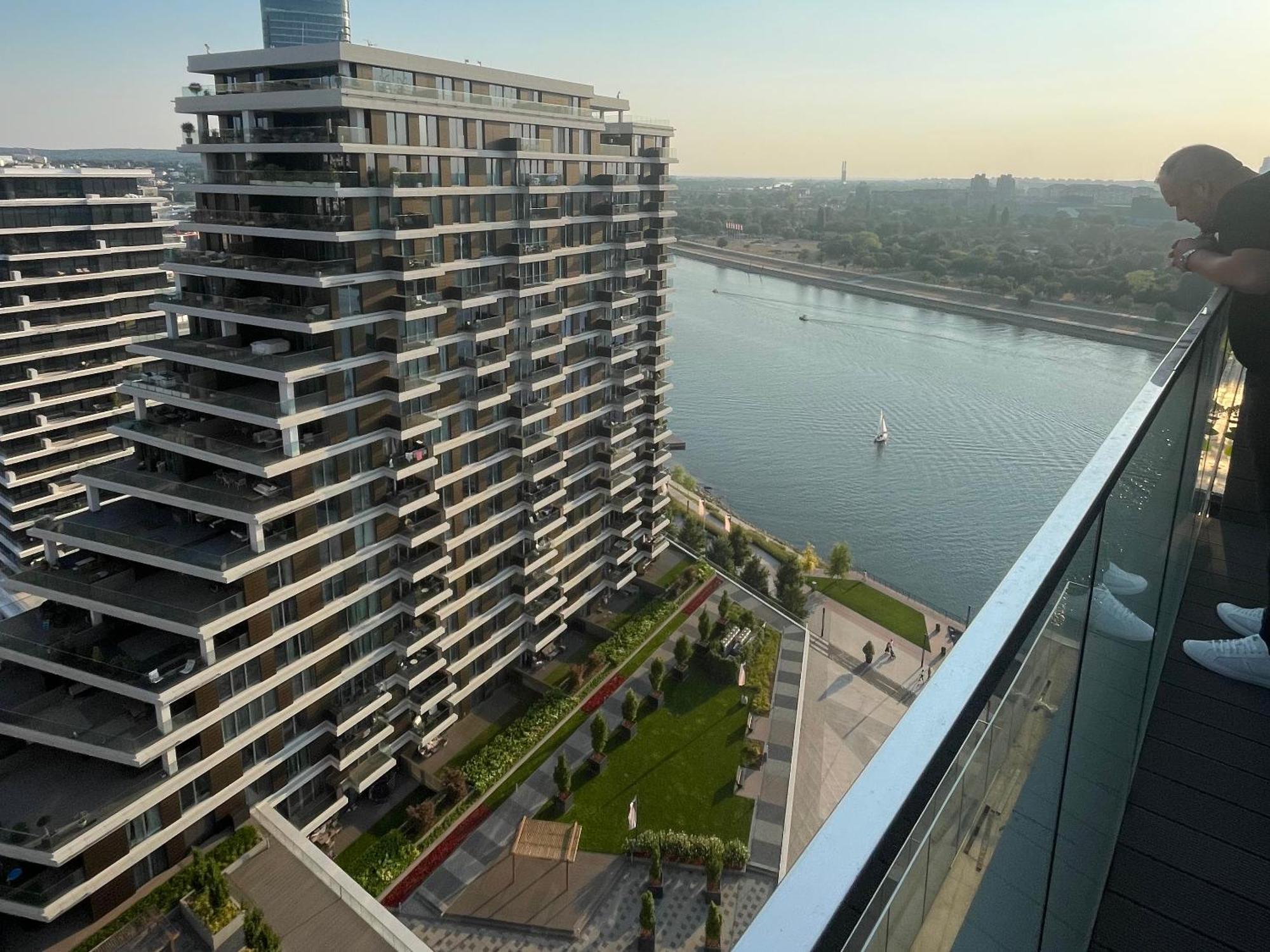 Queen Apartments Belgrade Waterfront Экстерьер фото